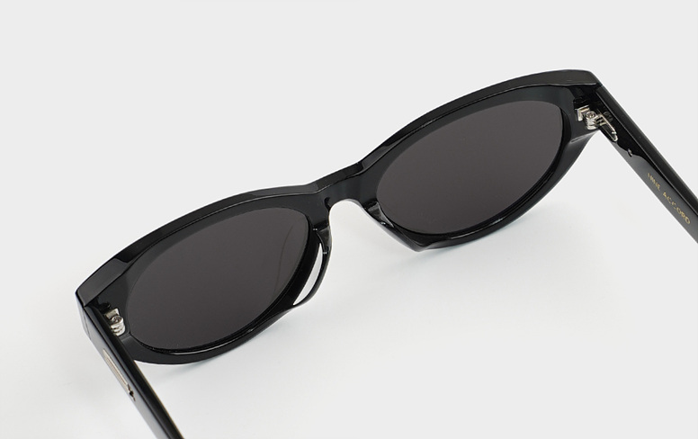 Horn XO Col.1 Black-Smog (4).jpg