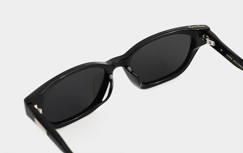 Horn RAPHA Col.1 Black-Smog (4).jpg