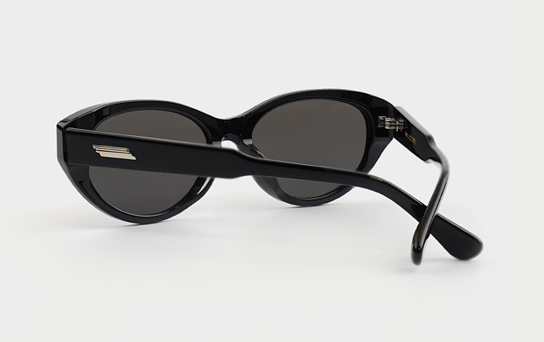 Horn XO Col.1 Black-Smog (3).jpg