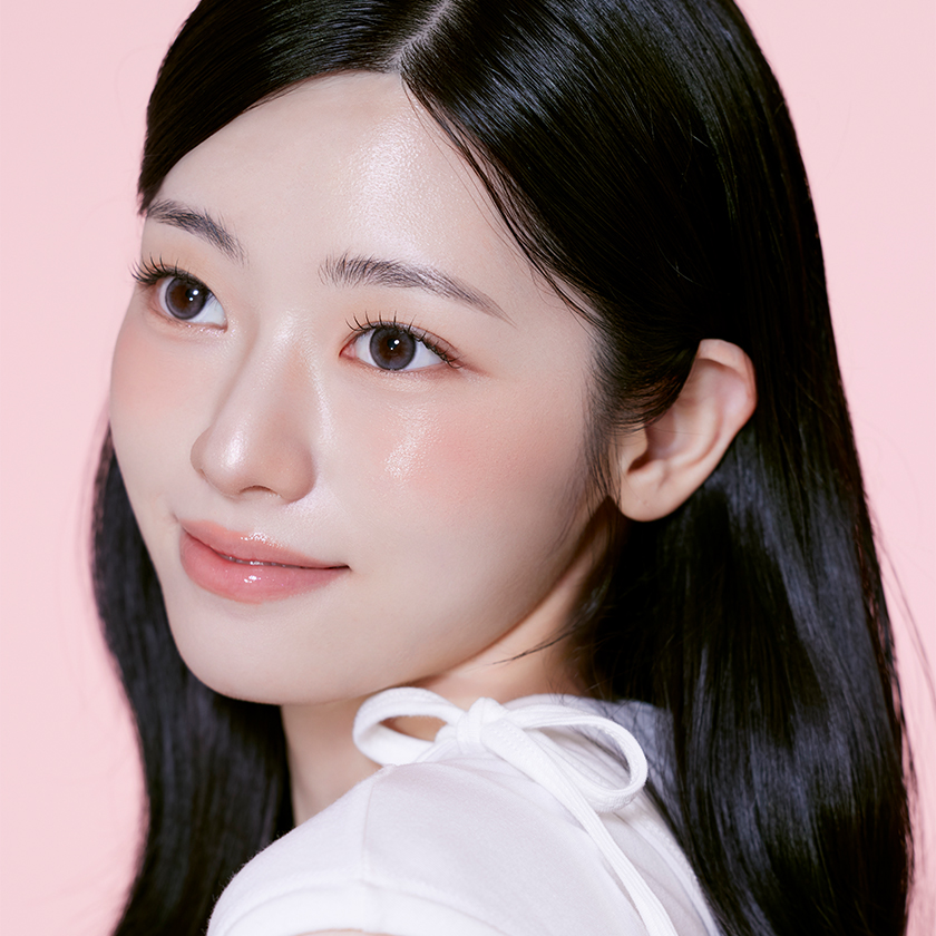 우쥬_그레이_모델컷.jpg