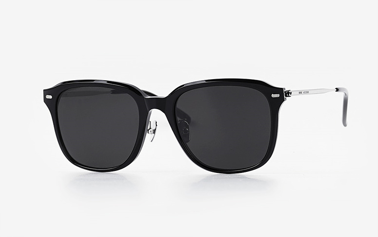 Kissing ALI Col.1 Black-Silver_Smog (2).jpg