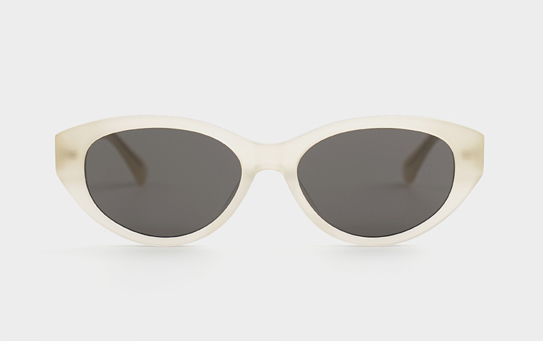 Horn XO Col.2 Ivory-Smog (1).jpg