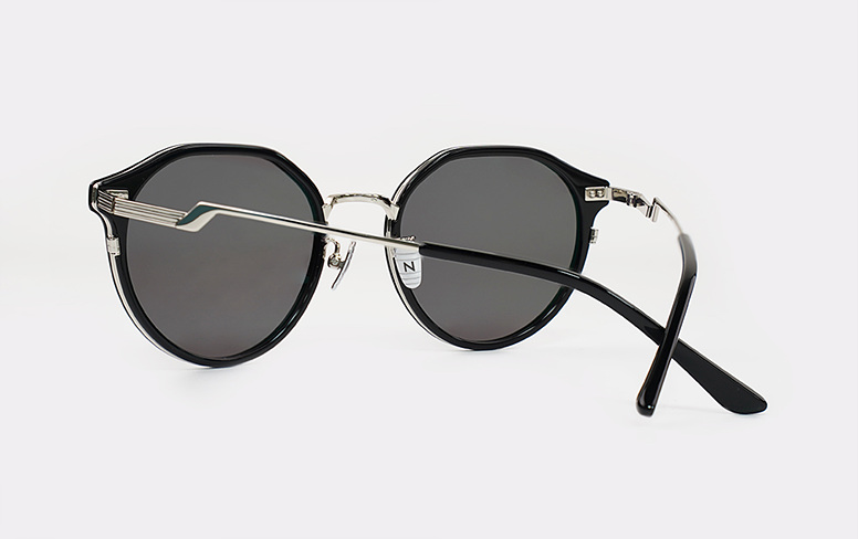 Kissing LINE Col.1 Black-Silver-Smog (3).jpg