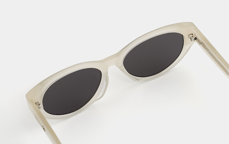 Horn XO Col.2 Ivory-Smog (4).jpg