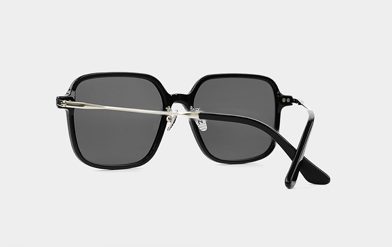 Kissing VIBE Col.1 Black-Silver-Smog (3).jpg